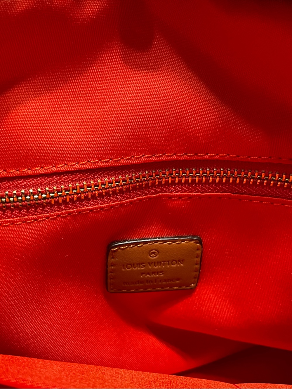 ๐ค Louis. Vuitton. GM Plush Teddy Tote Bag
Monogram Purse - Picture 8 of 9